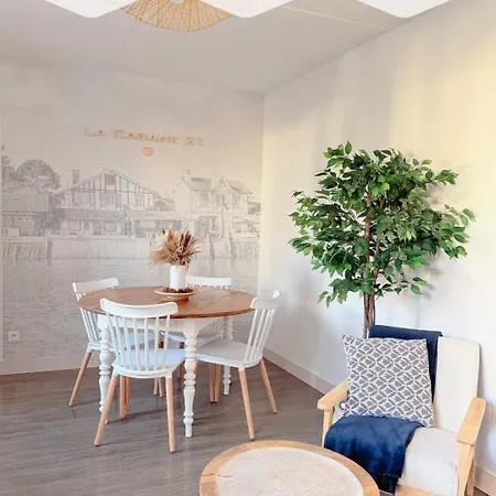 La 21, Maison, *